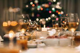 Julefrokostens Magi fra Capalus.dk: Sammenkomst, lækkerier og glæde